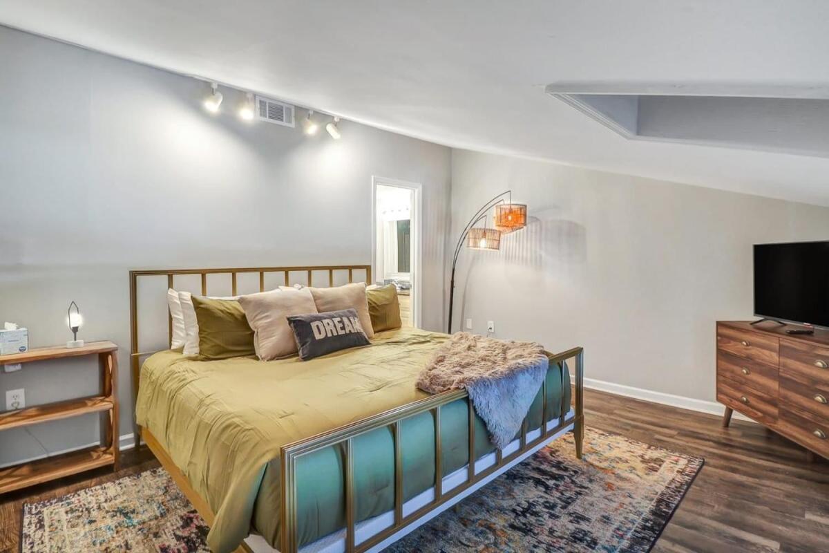 Eagle'S Landing Loft-Downtown Above Bull & Barrel Appartement Statesboro Buitenkant foto