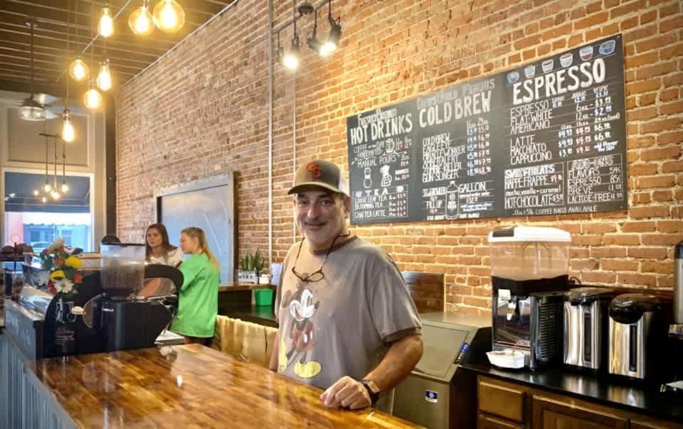 Eagle'S Landing Loft-Downtown Above Bull & Barrel Appartement Statesboro Buitenkant foto